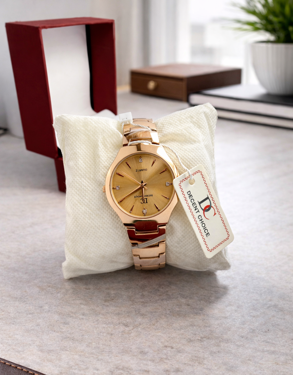 Gold Elegance Women’s Quartz Watch – Minimalist Luxury Design